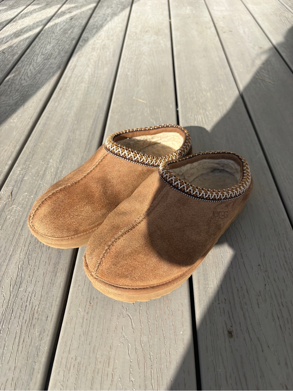 UGG Kids Chestnut Suede Slip-On Shearling Clogs Tasman